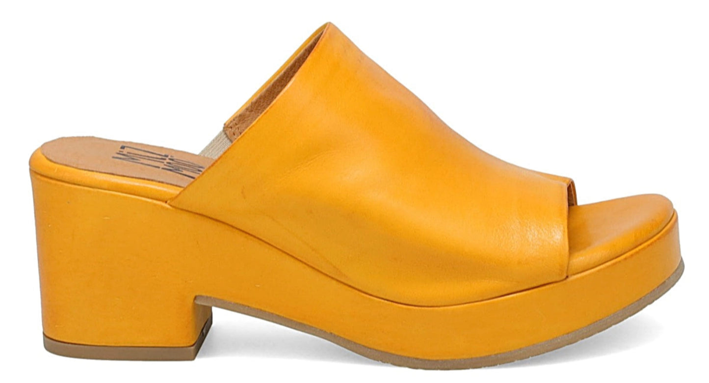Gwen Ochre