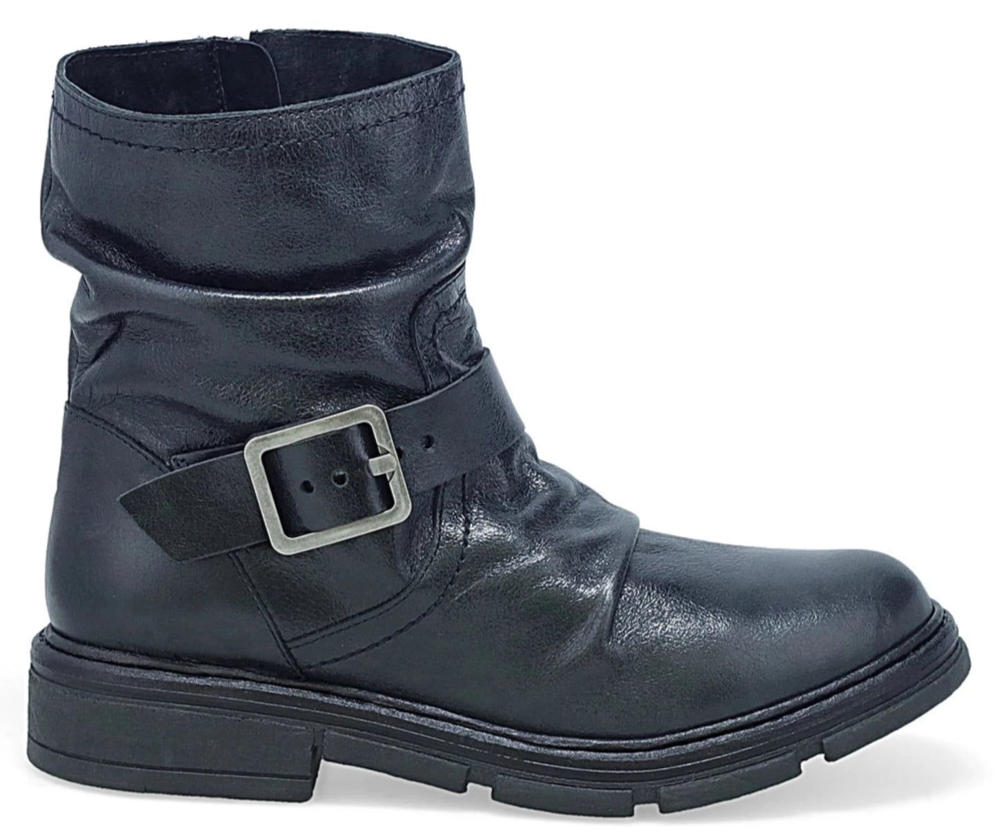 Holdyn Black