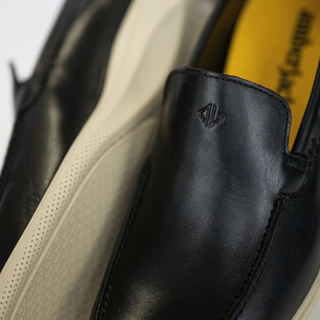The Loafer - Obsidian & Cream