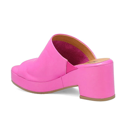 Gwen Fuchsia